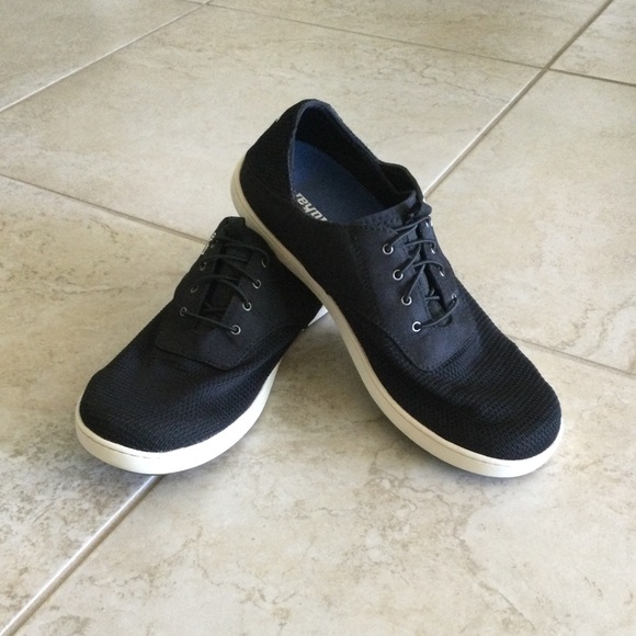 OluKai Other - OluKai Nohea Moku Sz 11